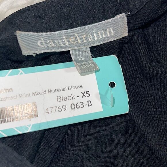 Daniel Rainn Top Womens Size Xs Gunther abstract print Blouse Popover Light New - Picture 6 of 9